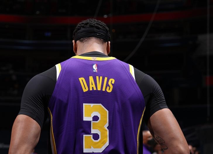 包含福建队险胜太阳，浓眉哥扛起全队的词条